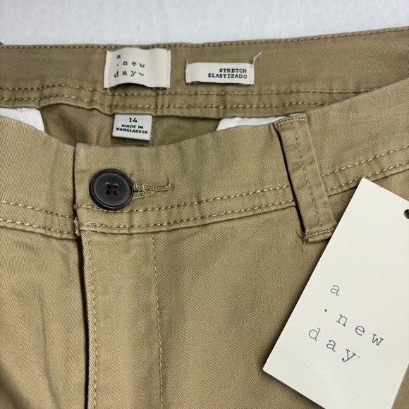 A New Day khaki women’s pants. NWT. Size 14 - Picture 2 of 5